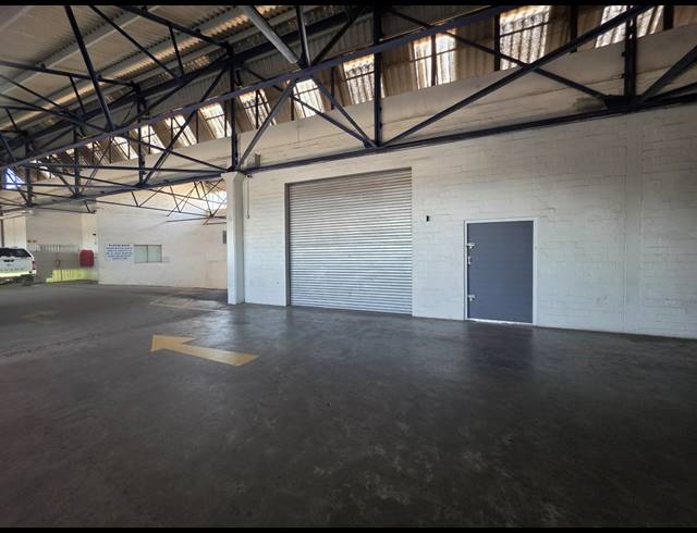 650M² WAREHOUSE TO LET IN PAARDEN EILAND